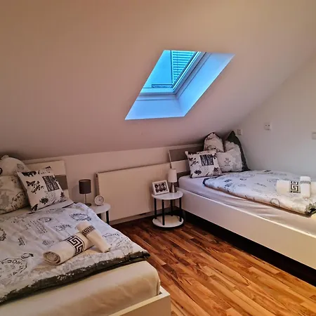 Citywohnung Mit Schlafgalerie Bis Zu 6 Gäste Direkt Im Stadtzentrum Apartment Neuwied