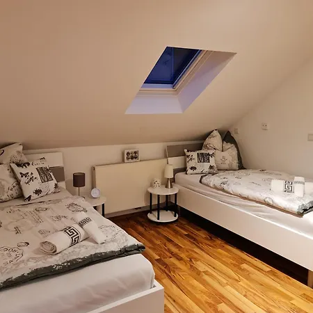 Citywohnung Mit Schlafgalerie Bis Zu 6 Gaeste Direkt Im Stadtzentrum Neuwied