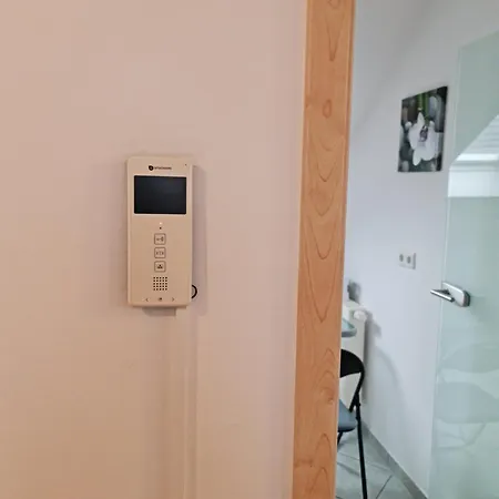 דירה Citywohnung Mit Schlafgalerie Bis Zu 6 Gaeste Direkt Im Stadtzentrum נויוויד
