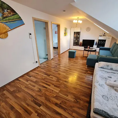 Citywohnung Mit Schlafgalerie Bis Zu 6 Gaeste Direkt Im Stadtzentrum Neuwied