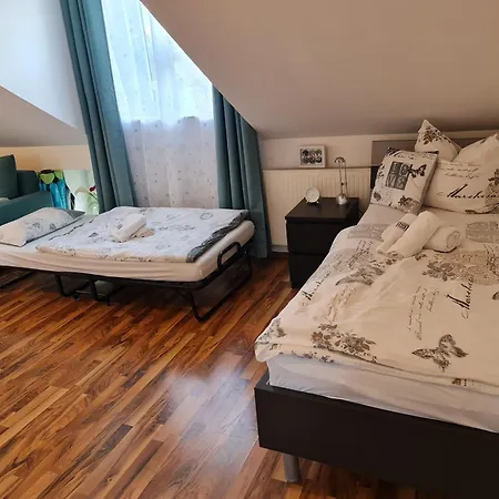 Appartement Citywohnung Mit Schlafgalerie Bis Zu 6 Gaeste Direkt Im Stadtzentrum Neuwied