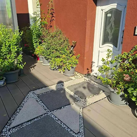Citywohnung Mit Schlafgalerie Bis Zu 6 Gaeste Direkt Im Stadtzentrum Appartement