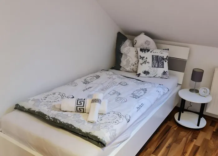 Citywohnung Mit Schlafgalerie Bis Zu 6 Gaeste Direkt Im Stadtzentrum Apartment