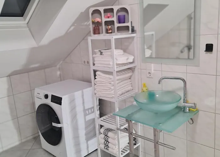 Citywohnung Mit Schlafgalerie Bis Zu 6 Gaeste Direkt Im Stadtzentrum * ノイヴィート